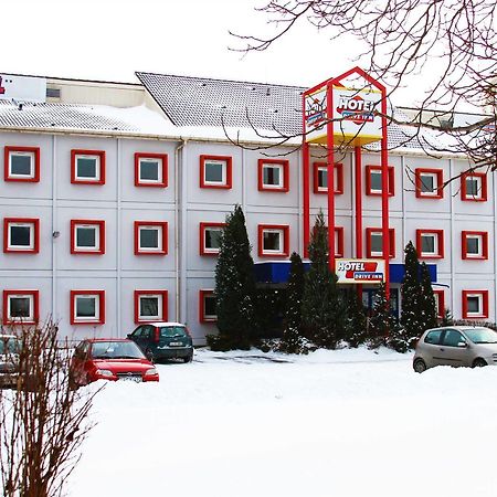 Drive Inn Hotel Törökbálint Buitenkant foto