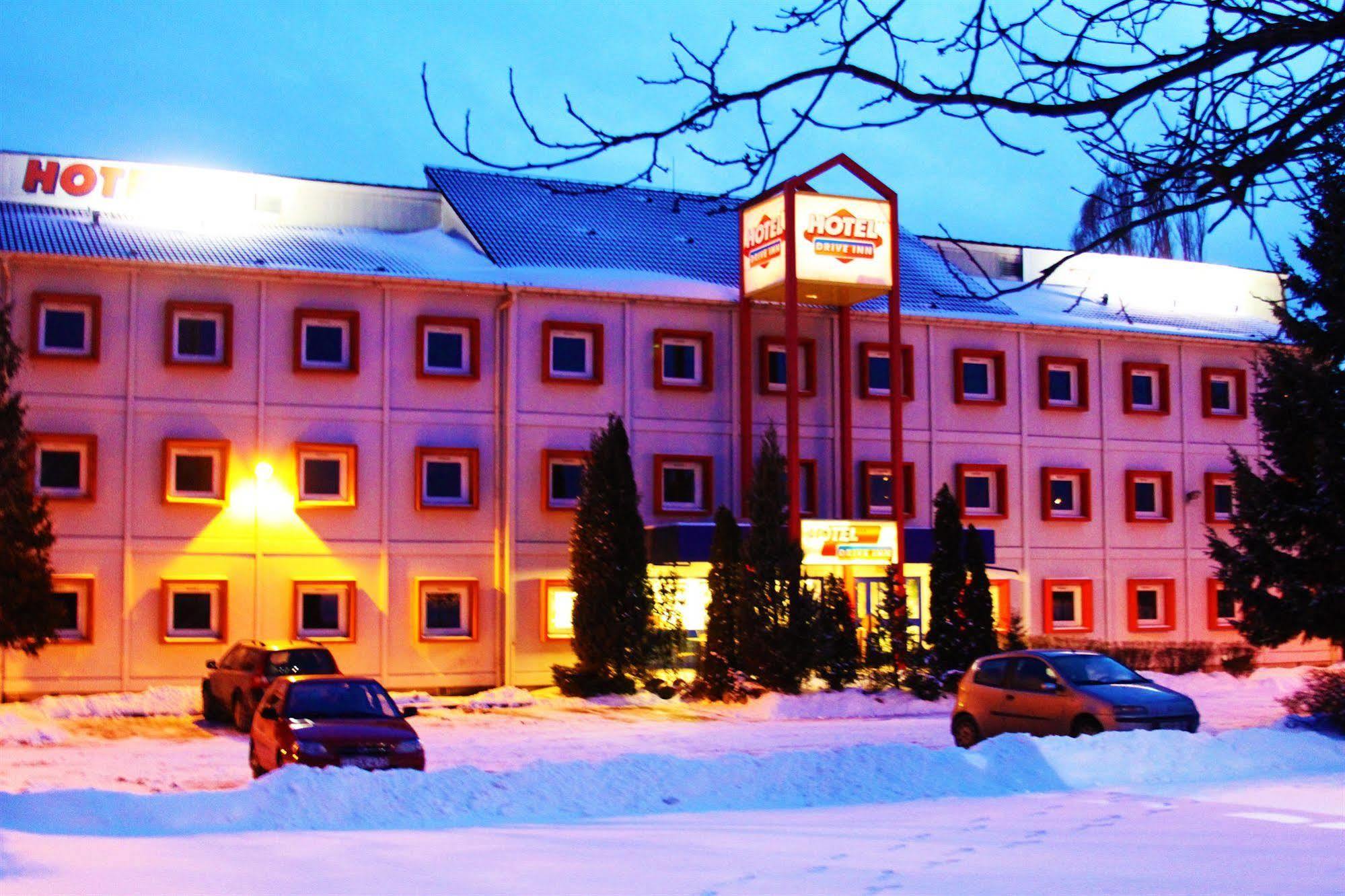 Drive Inn Hotel Törökbálint Buitenkant foto